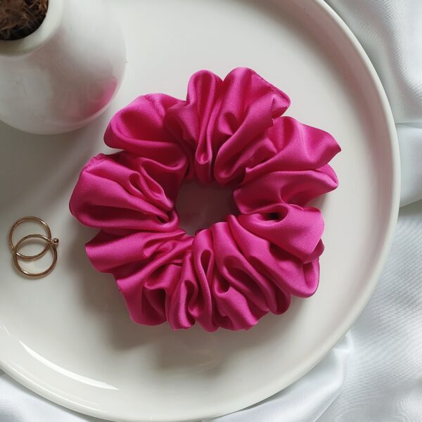Gumka satynowa scrunchie amarantowa handmade – Zszywka