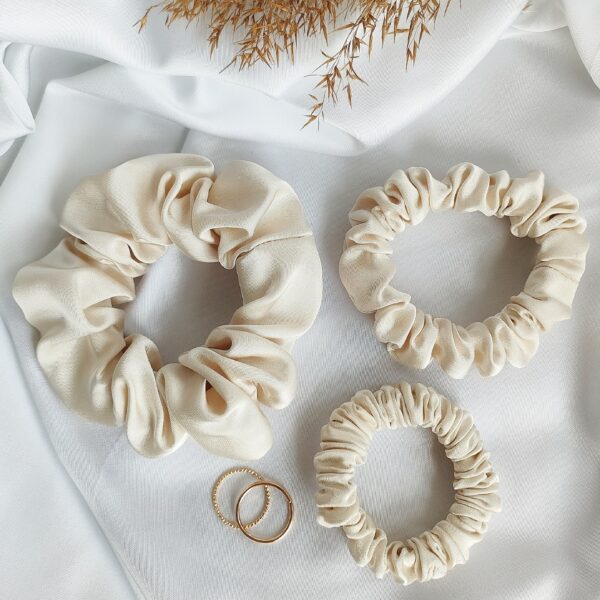 Scrunchie wiskoza satynowa beżowa handmade