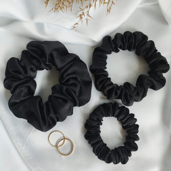 Scrunchie wiskoza satynowa czarna handmade