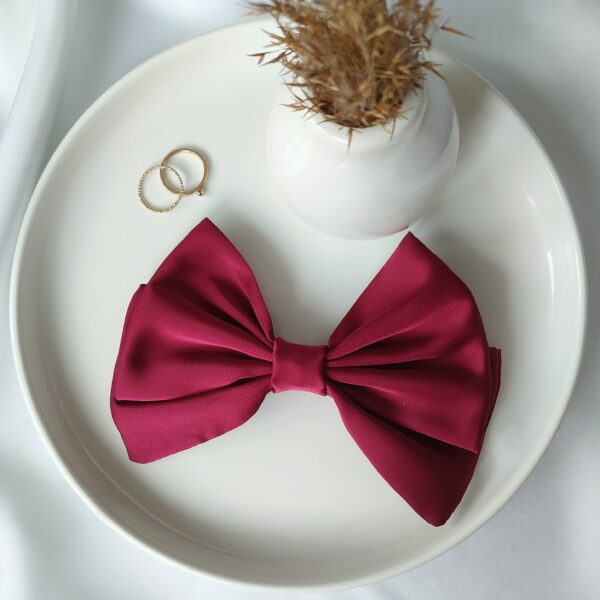 Mała kokarda do włosów burgundowa handmade – Zszywka